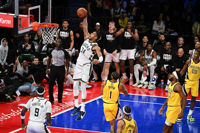 Milwaukee Bucks forward Giannis Antetokounmpo (34) dunks the ball against the Indiana Pacers